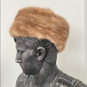 Vintage blond Mink pillbox hat